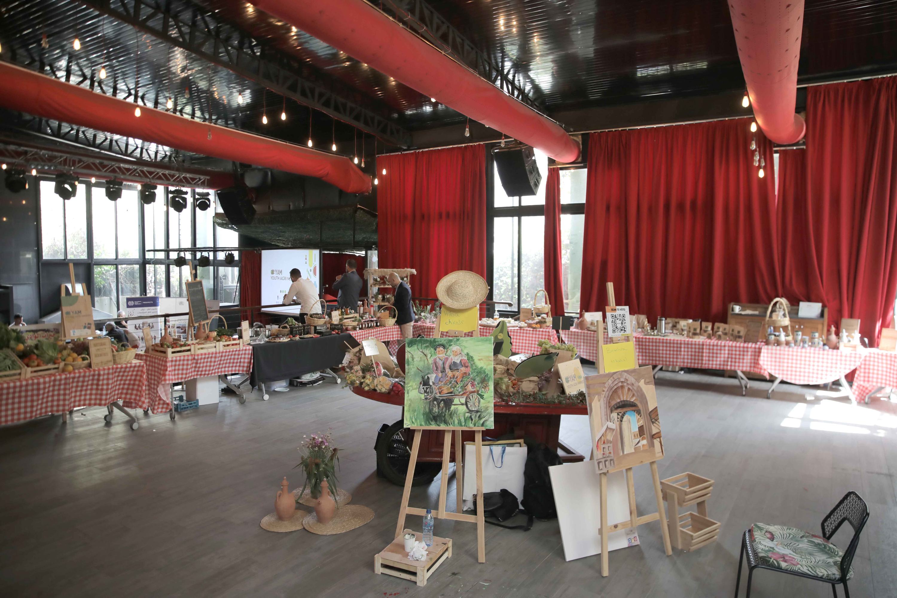 مشروع "ملتقى الشباب الزراعي" هو أحد المشاريع التي تعمل عليها اليونيسف كجزء من تعاون بين برنامج PROSPECTS من قبل منظمات العمل الدولية بالشراكة مع THE LEE EXPERIENCE وبرنامج "جيل" في بيروت، لبنان. مشروع "ملتقى الشباب الزراعي" هو أحد المشاريع التي تعمل عليها اليونيسف كجزء من تعاون بين برنامج PROSPECTS من قبل منظمات العمل الدولية بالشراكة مع THE LEE EXPERIENCE وبرنامج "جيل" في بيروت، لبنان.